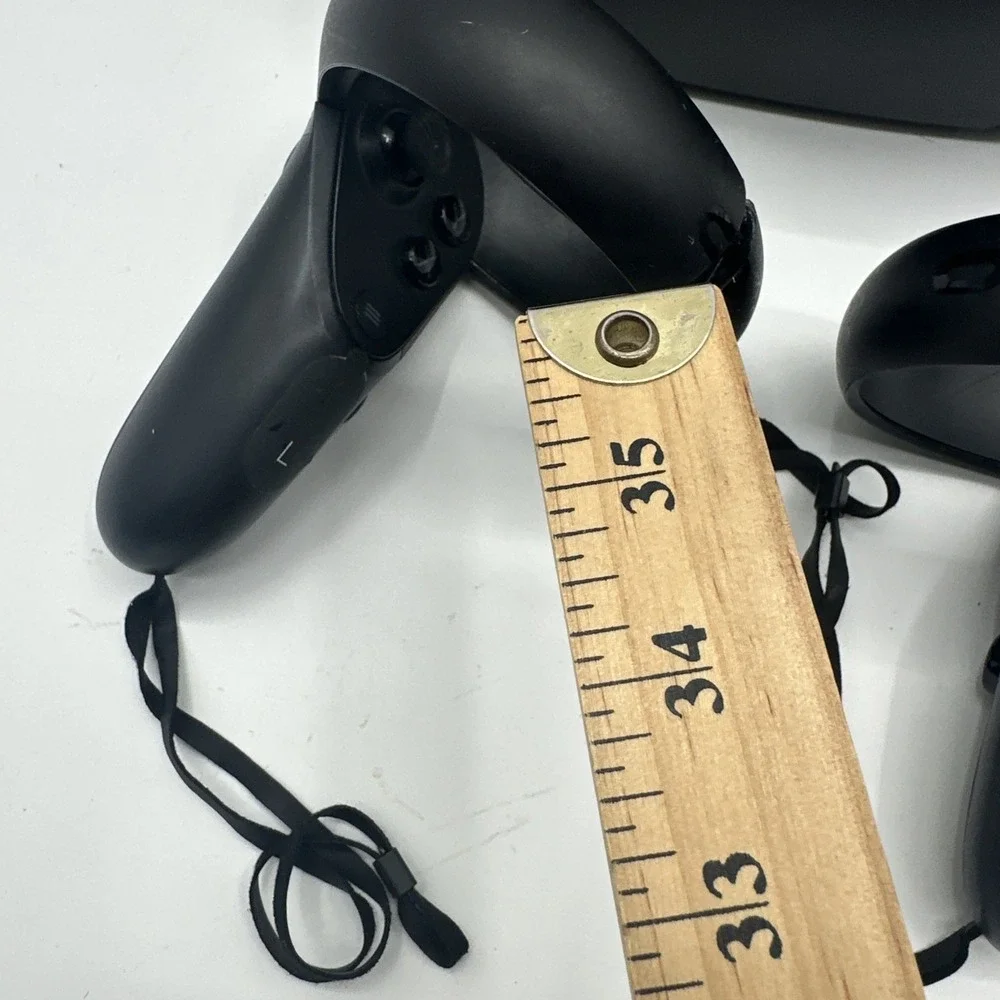 Meta Oculus Quest 1 VR Virtual Reality Headset And MH-B Controllers For Parts